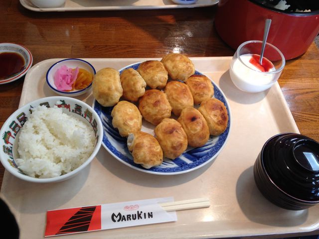 餃子定食です_丸金ぎょうざ店