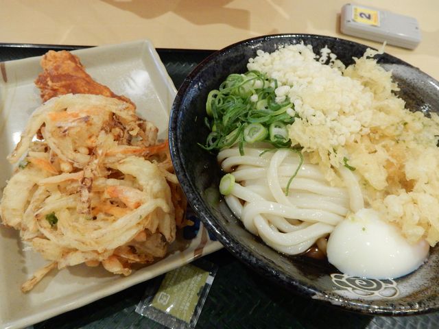 かき揚げもおいしい_はなまるうどん ニトリモール東大阪店