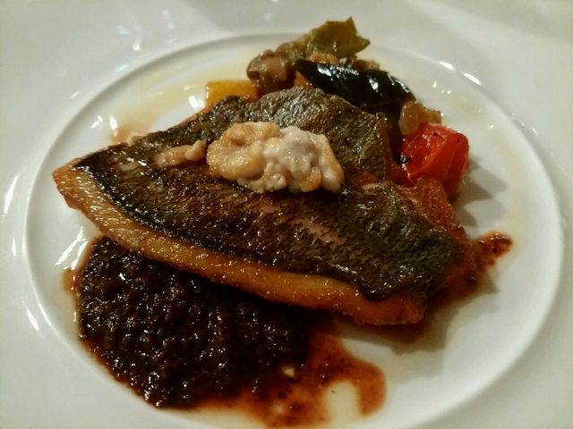 本日のメイン
焼いたイサキにブラックオリーブソース_ヴィラ・デル・ソル