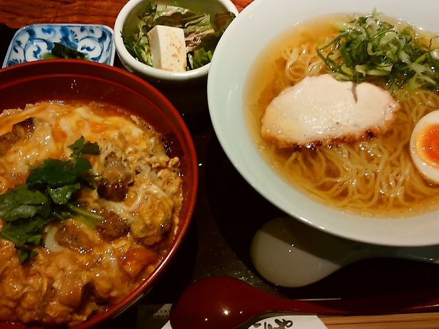 親子丼+らーめんセット
¥1800−_比内地鶏 ほっこりや