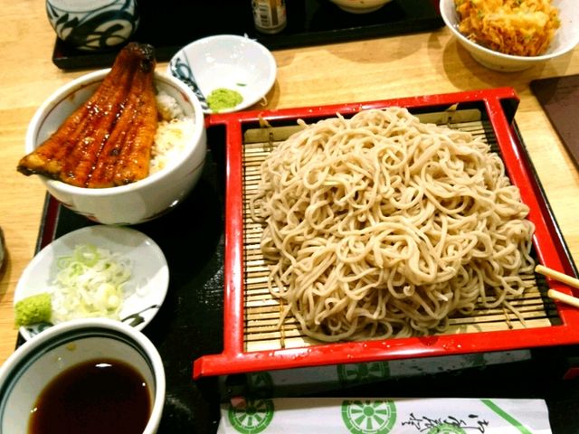 鰻丼セット大盛りです。_大山庵