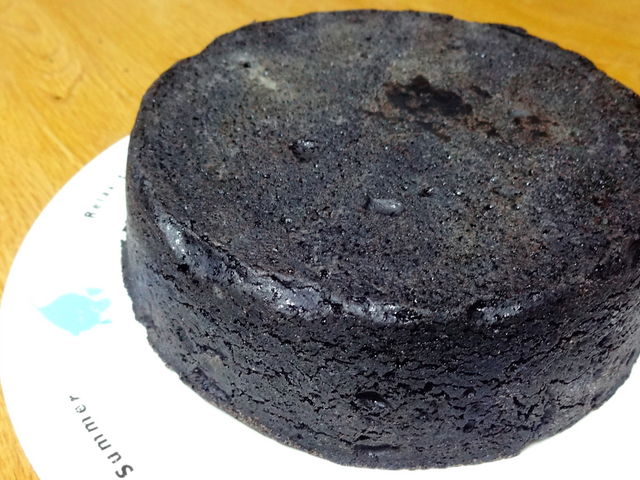 まっ黒チーズケーキ_ラ・ファミーユ・高松本店