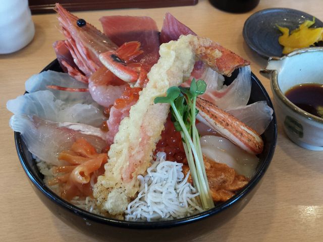 至福の時丼
どこから食べようか悩む〜_海鮮処 海門 ひたちなか