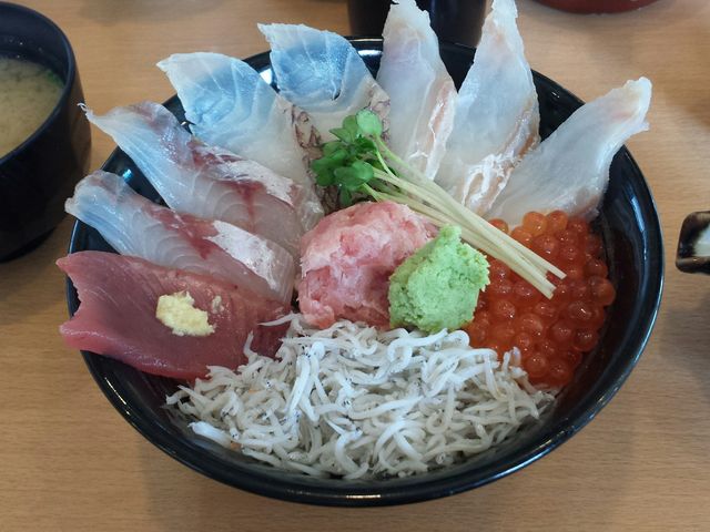 浜の地魚丼
那珂湊っていう感じの丼ぶり
いくらは絶品。。。_海鮮処 海門 ひたちなか