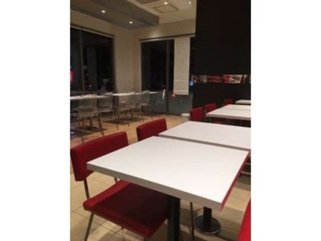 店内静かです!_ケンタッキーフライドチキン羽鳥店