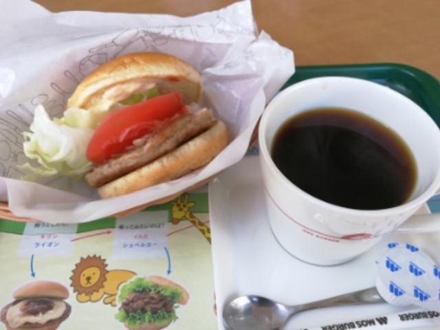 朝のバーガーセット。コーヒーの量が多めなのがうれしいです_モスバーガー多治見バロー店