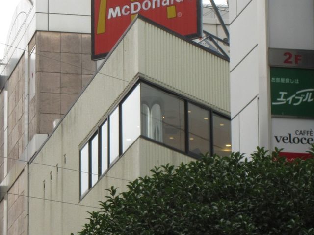 遠くからでも目立ちます。_マクドナルド柏駅前通り店