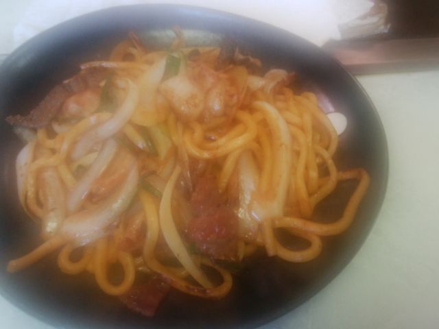 ホルモンは美味しそうでしたが。_お好み焼 三枝