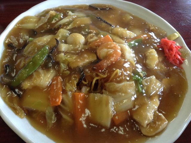 ボリュームたっぷりあんかけ焼きそば_海の駅 ぷらっとみなと市場