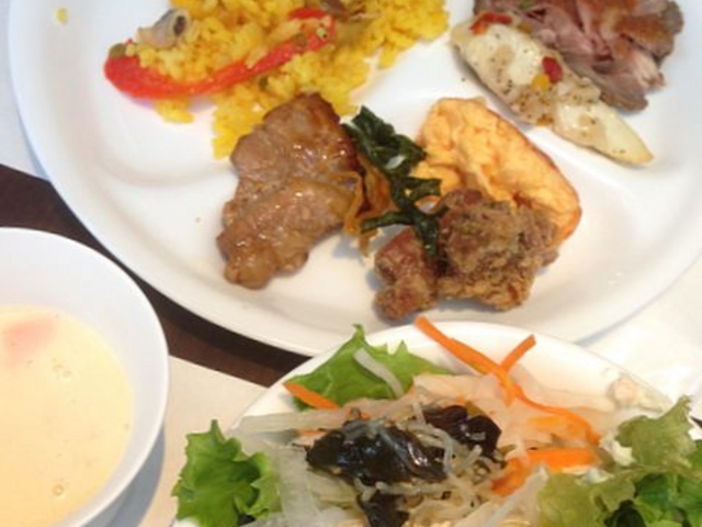 主菜・副菜・主食をバランスよく摂れます_ブッフェ&レストラン ステラ