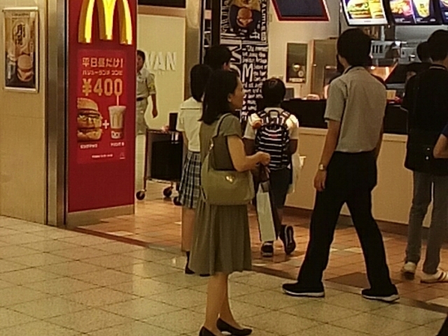 外観_マクドナルド名古屋エスカ店