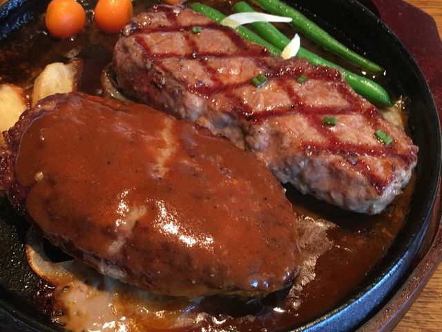 ハンバーグもステーキも大きくて、ステーキの肉厚はいいね!_ステーキハウス慶