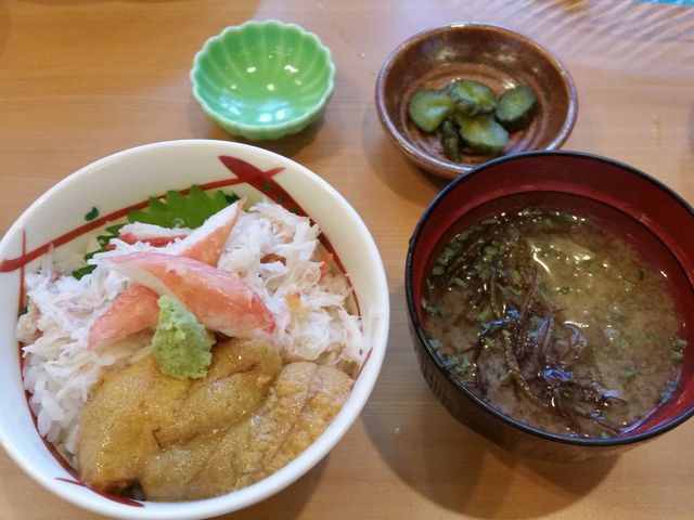 函館といったらカニも入れたい_うにむらかみ・函館本店