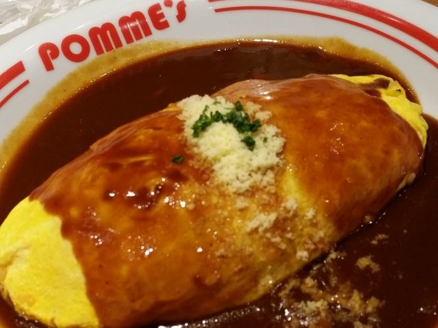 大きいオムライス_ポムの樹 札幌ステラプレイス店