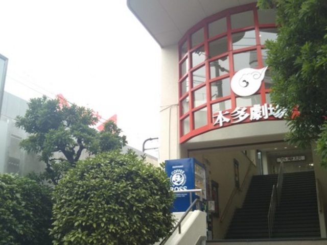 本多劇場のエントランスです。_本多劇場