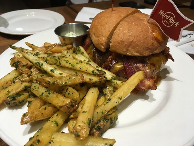 バーガー_ハードロックカフェ 大阪