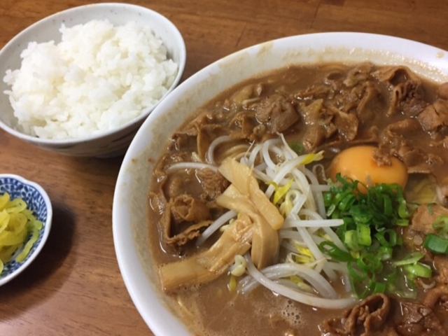 見た目からしてこってりです。_支那そば王王軒