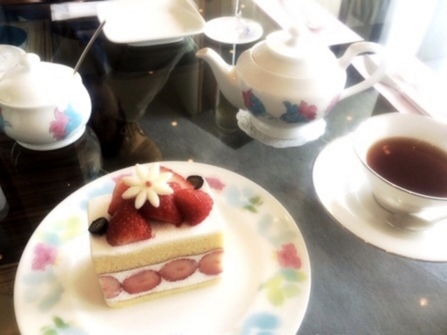 ケーキセット_ロビー ラウンジ