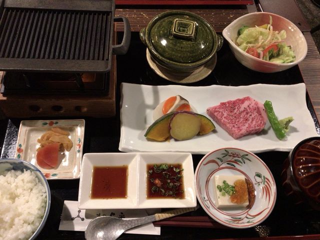 こちらは主人が食べた飛騨牛ビーフシチューがついたバージョンです。_味の与平