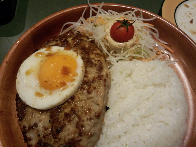 ハンバーグ300gです_びっくりドンキー大垣南店