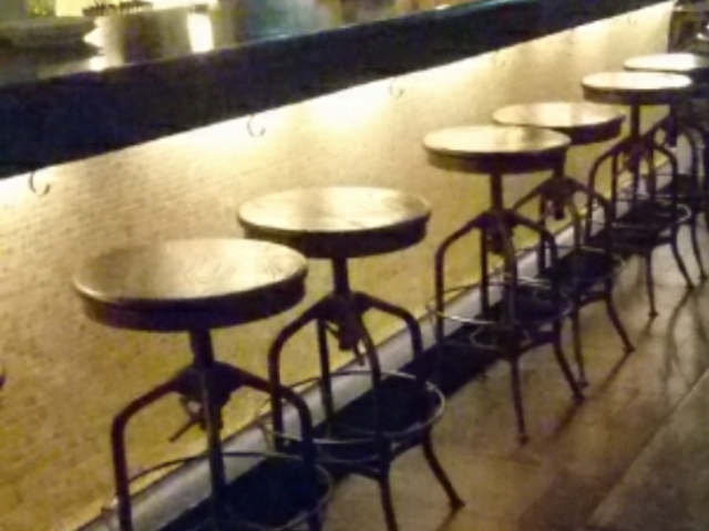 カウンター_T.Y.HARBOR BREWERY