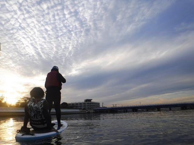 夕暮までSUP、2人乗り、後ろに乗った、ボード安定してる、くつろげる、リラックス、リフレッシュ_99B