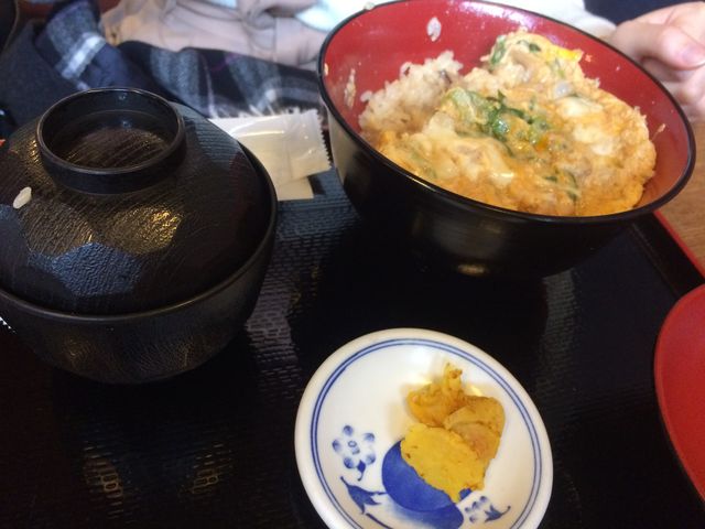 隠れた名物親子丼_本家 鶴喜そば 本店