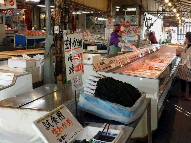 新鮮な地の魚介類がありました_味のヤマスイ
