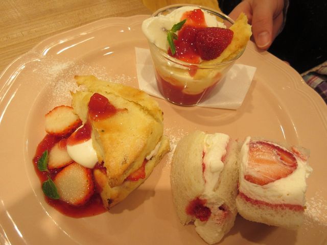 イチゴスイーツ_Afternoon Tea TEAROOM 鹿児島山形屋