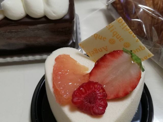 ほんと、ケーキは美味しい。_Angelique 弘前店