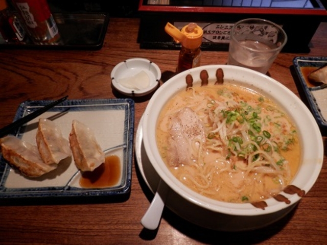 大満足の一杯!!餃子はクーポンでオマケ!!_我流風らーめん 天文館店
