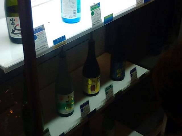 たくさんの種類のお酒を試飲できます。_原田酒造場