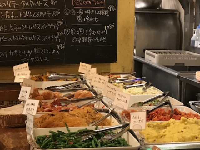 ランチの前菜12種_タント・ドマーニ