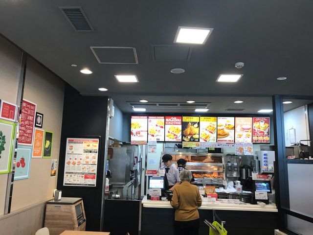 店内_ケンタッキーフライドチキンパレット久茂地店