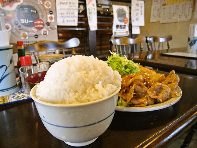 日替わり定食の焼肉。ボリュームが・・・・でもこーゆーのが好き_グリンデル