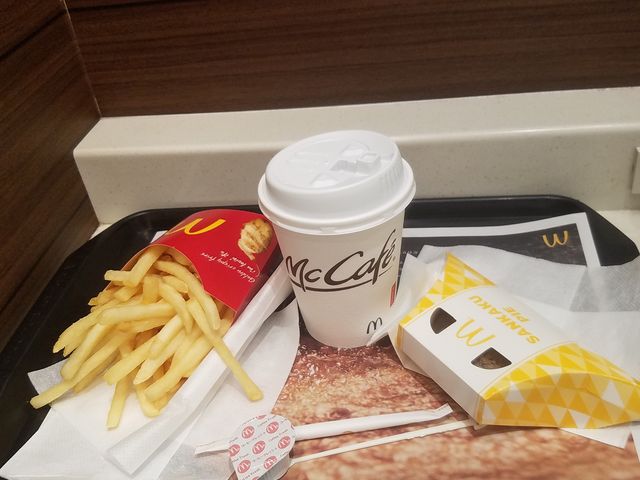 サクサクの三角チョコパイとポテト_マクドナルド東陽町駅前店