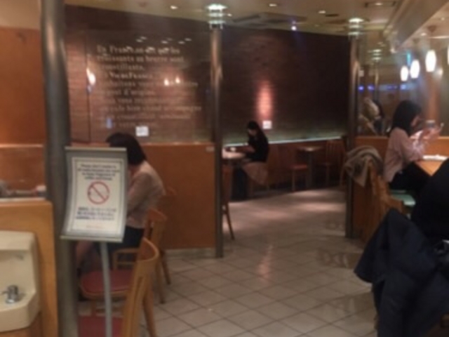 店内イートインコーナーです。_ヴィドフランス 馬車道店