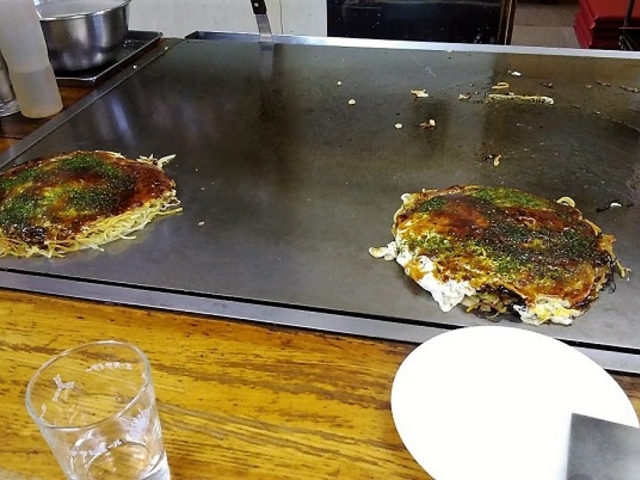 府中焼き_かたおかお好み焼き鉄板焼き