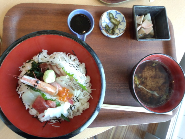 海鮮丼です_海の駅しおじ