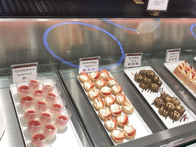 一口サイズでペロリ_新横浜プリンスホテル