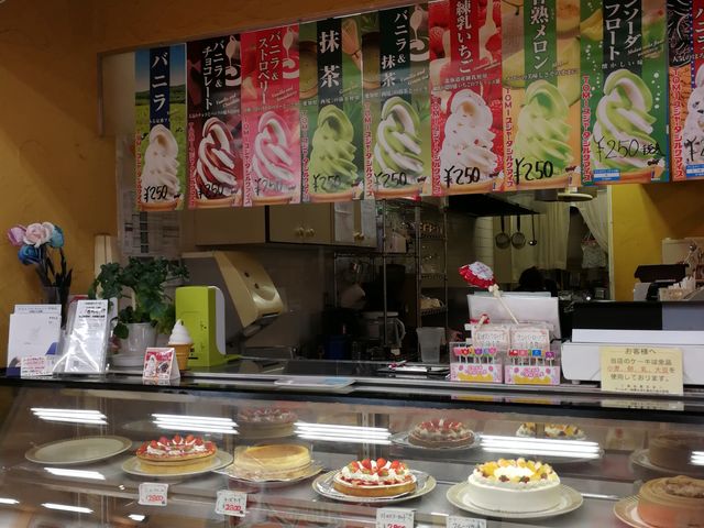 ケーキ種類も豊富_イタリアンスイーツカフェ ゆめタウン宇部店