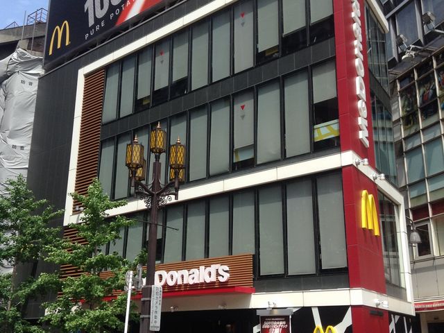 全景_マクドナルド西武新宿店