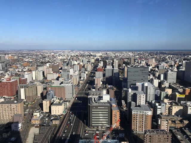 遠く仙台港を臨む_アエル展望テラス