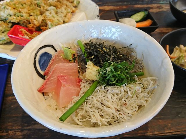 三色丼_しらすや