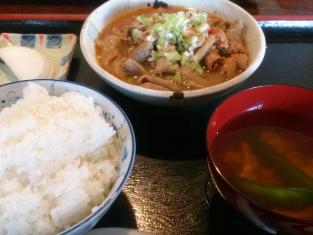 モツ煮定食_だるま食堂