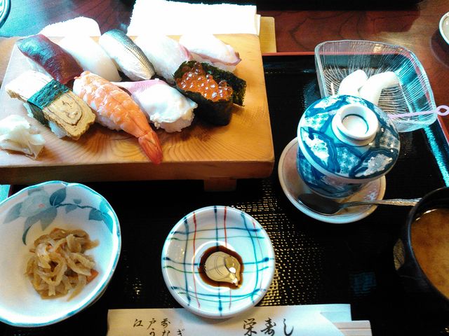 ランチの寿司980円だったかな?_栄寿司