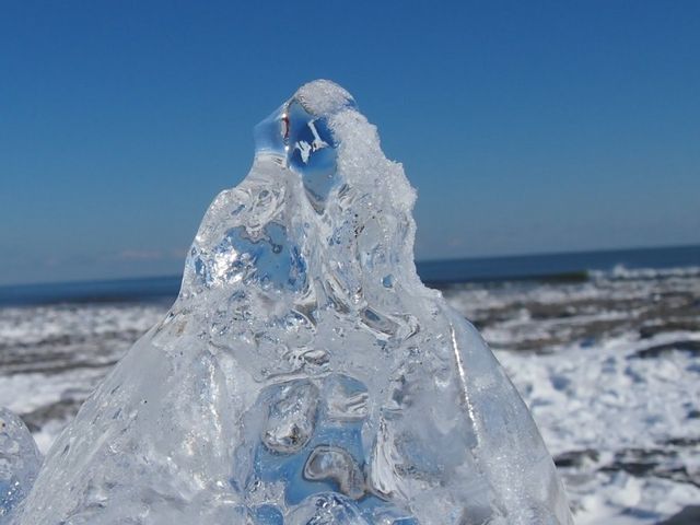 ジュエリーアイス目当てに朝から多くの人がきていました。_大津海岸(ジュエリーアイス)
