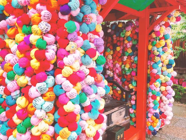 色鮮やかな手毬?がたくさん。_八坂神社