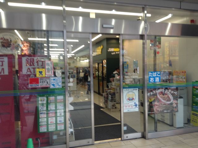 中にサブウェイ_サブウェイ御茶ノ水駅前ファミリーマート店