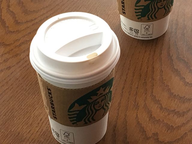 ドリップコーヒーとスターバックスラテ_スターバックスコーヒー マリエとやま店